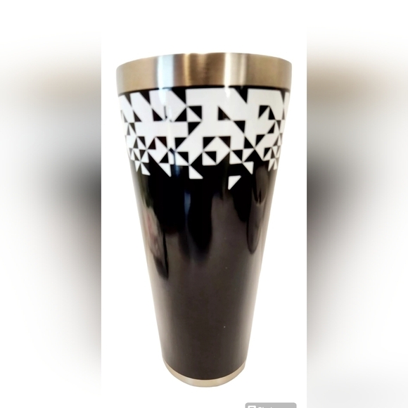 New 32oz Tumbler "I used to have a handle on life ...BUT THE HANDLE BROK… - Picture 3 of 11